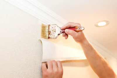 Pose de papier peint au Versoud — revêtements muraux et toiles de verre